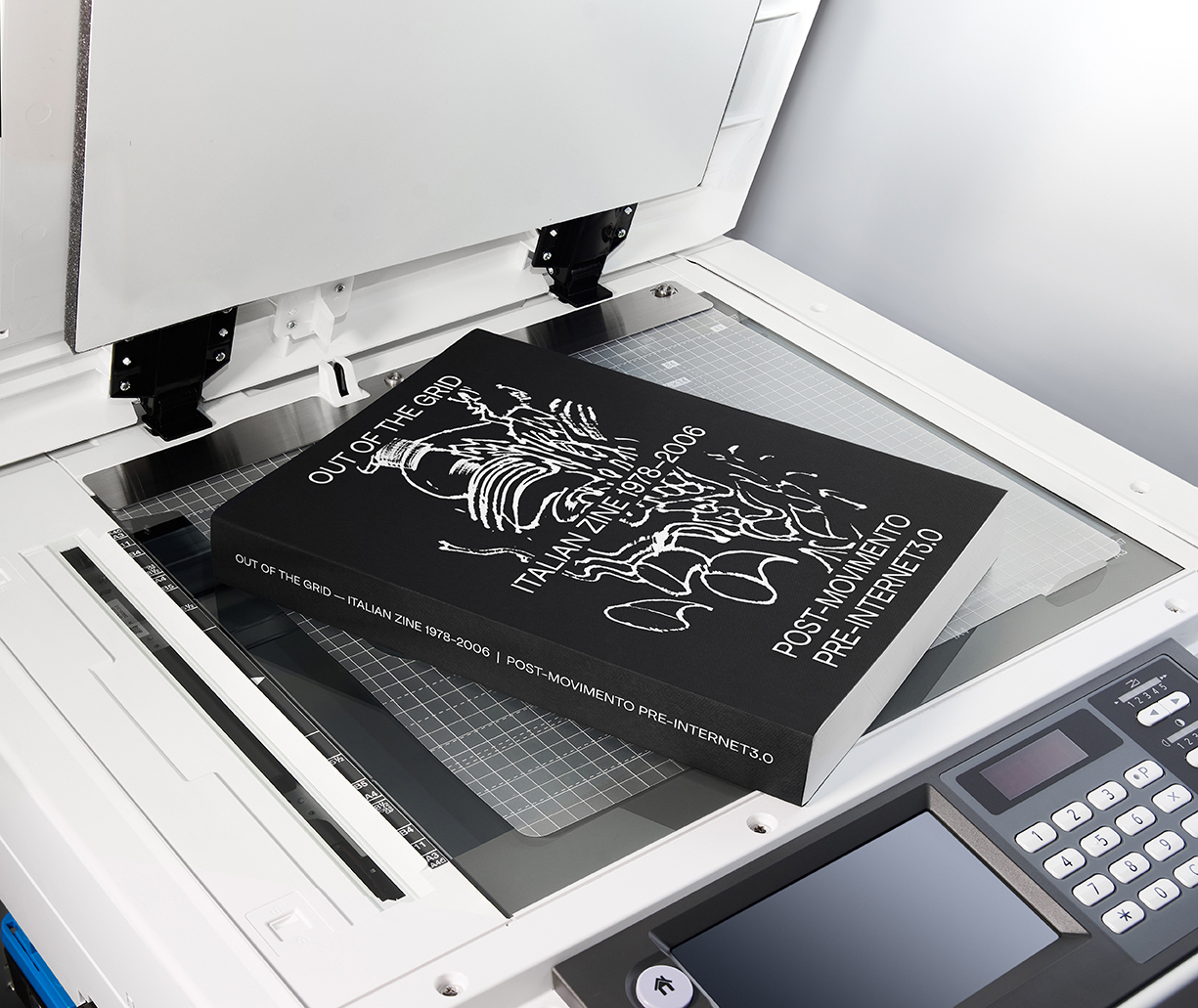 中世から現代までのボタン 写真集「Bottoni」Zanfi Editori 酒井貴弘 写真集「ZINE Reminiscence of the Planet -China-」（送料